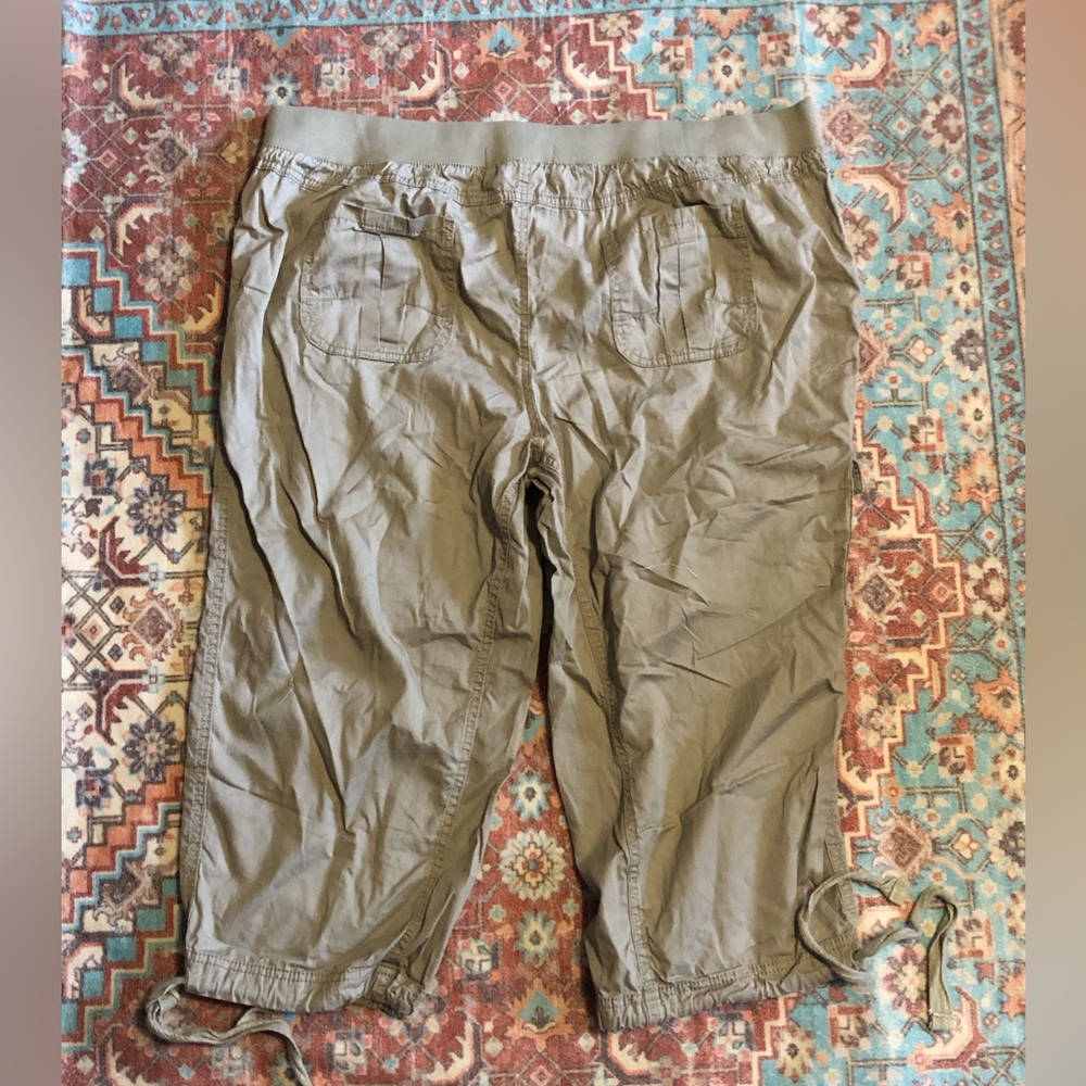 Casual Cargo Capri Pants - Picture 2 of 6